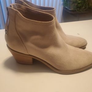 Dolce Vita Aggie suede shoes